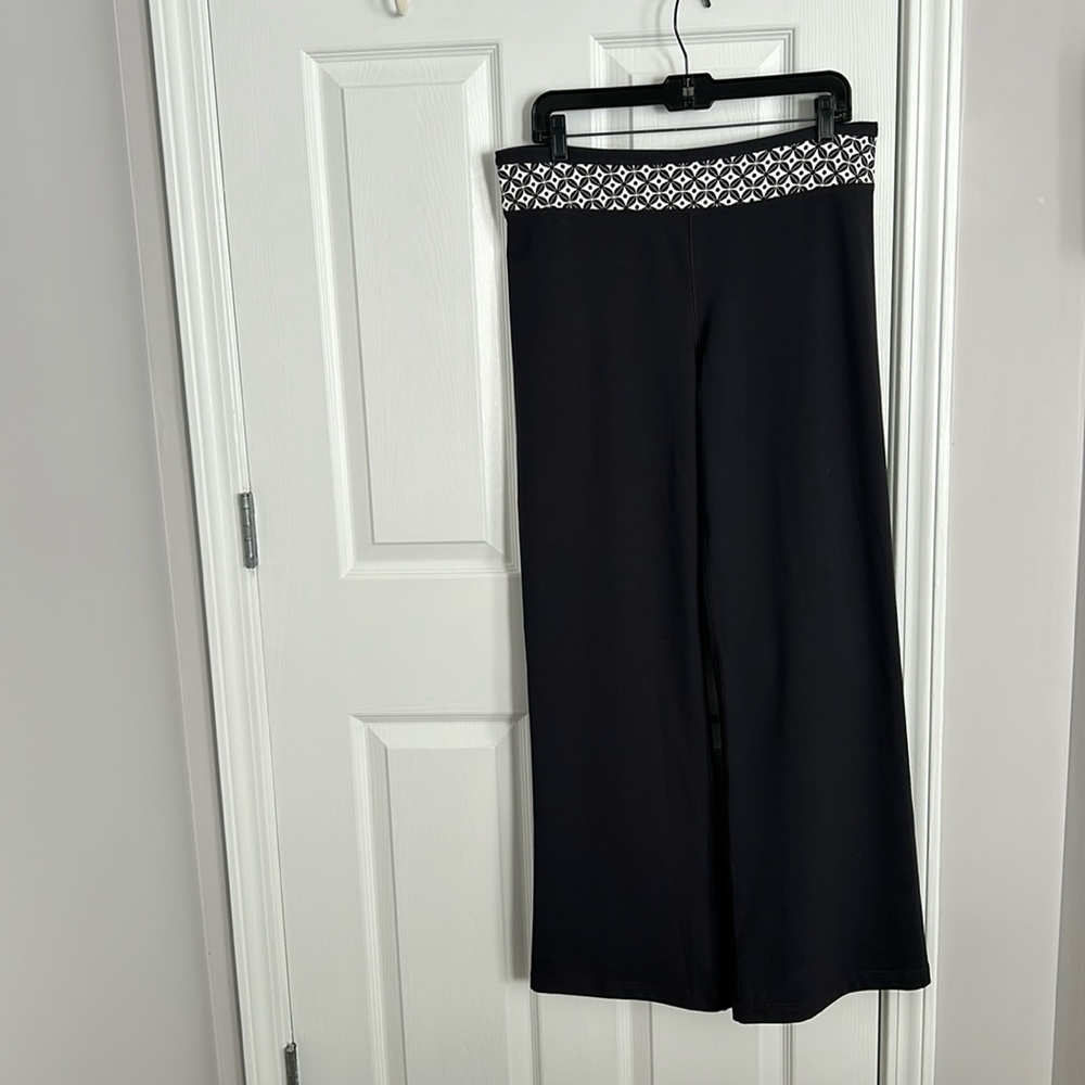 Shanghai Red Yoga pant Size M flare leg Slate Grey/ Blue color